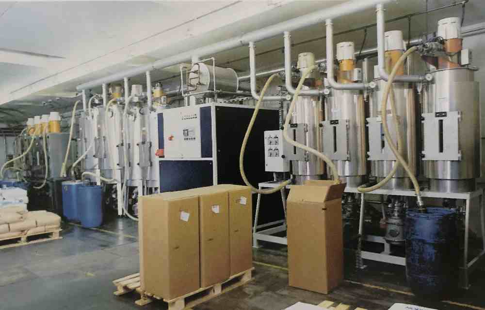 1990: Central material handling system 